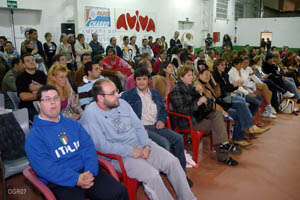 Público viendo el partido de la final categoría masculina.
